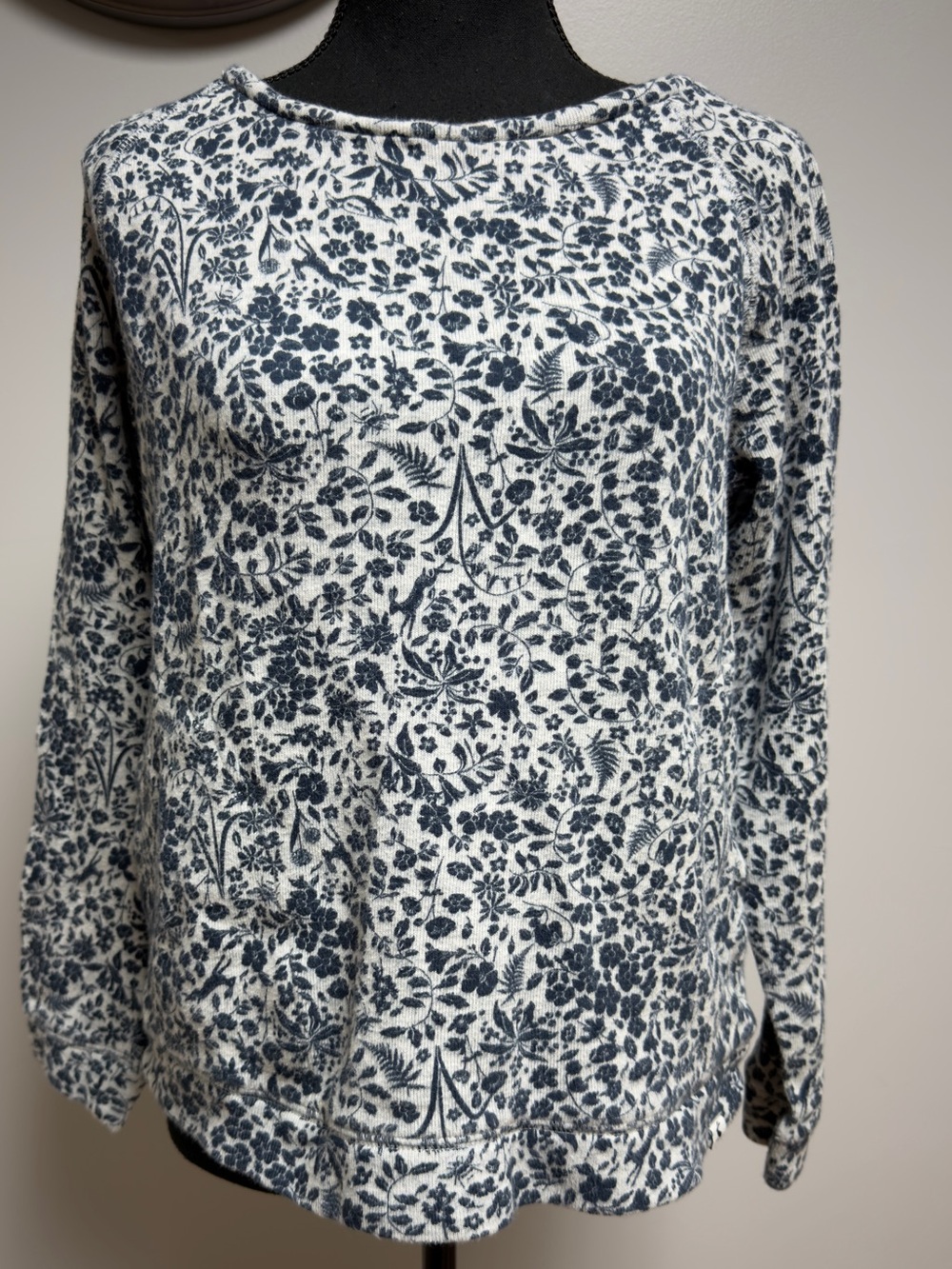 Joules Crewneck Sweatshirt Medium M 100% Cotton Navy Ditsy Floral Garden